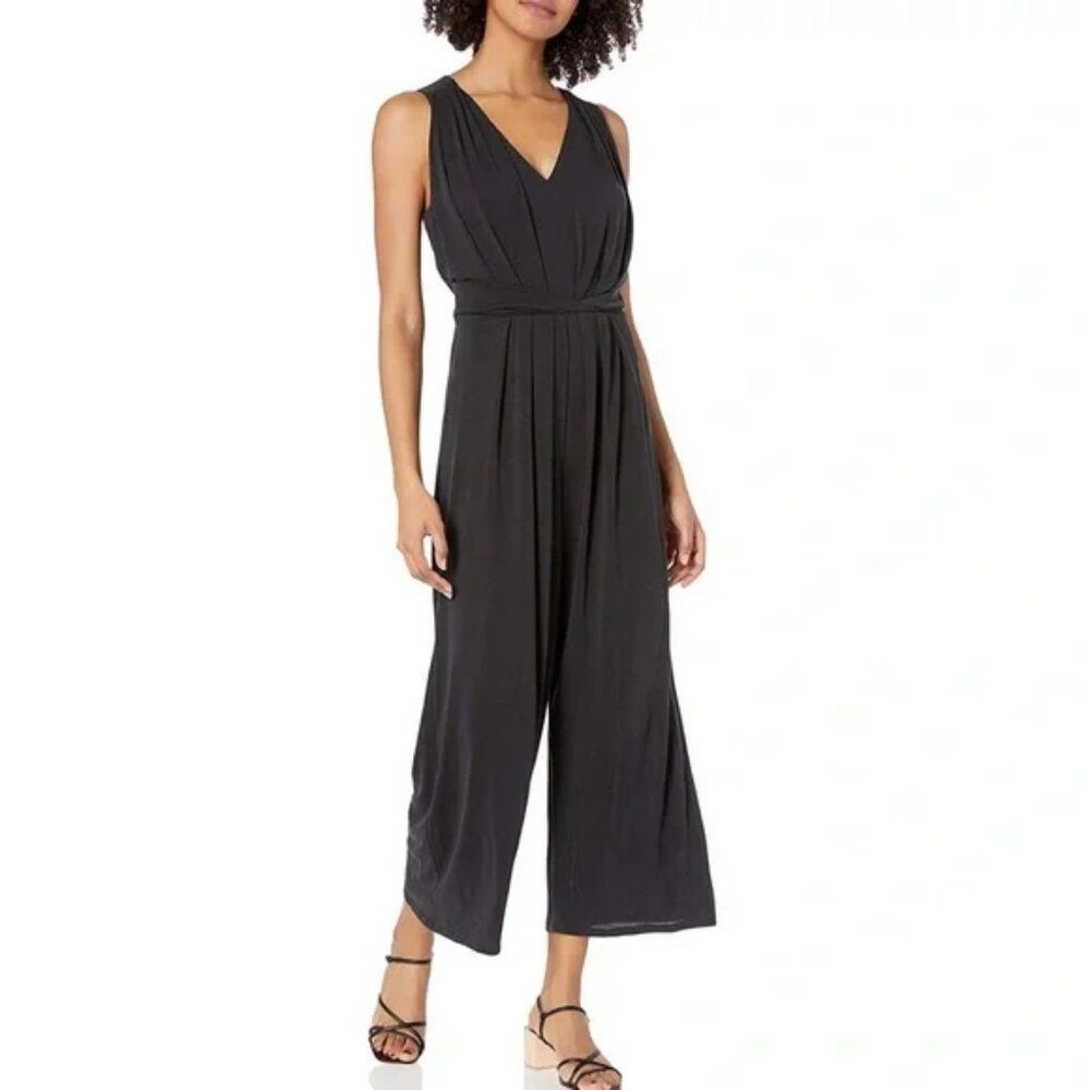 EUC ASTR the Label Easy Twist Waist Black Wide Leg Jumpsuit Size M Deep V Resort